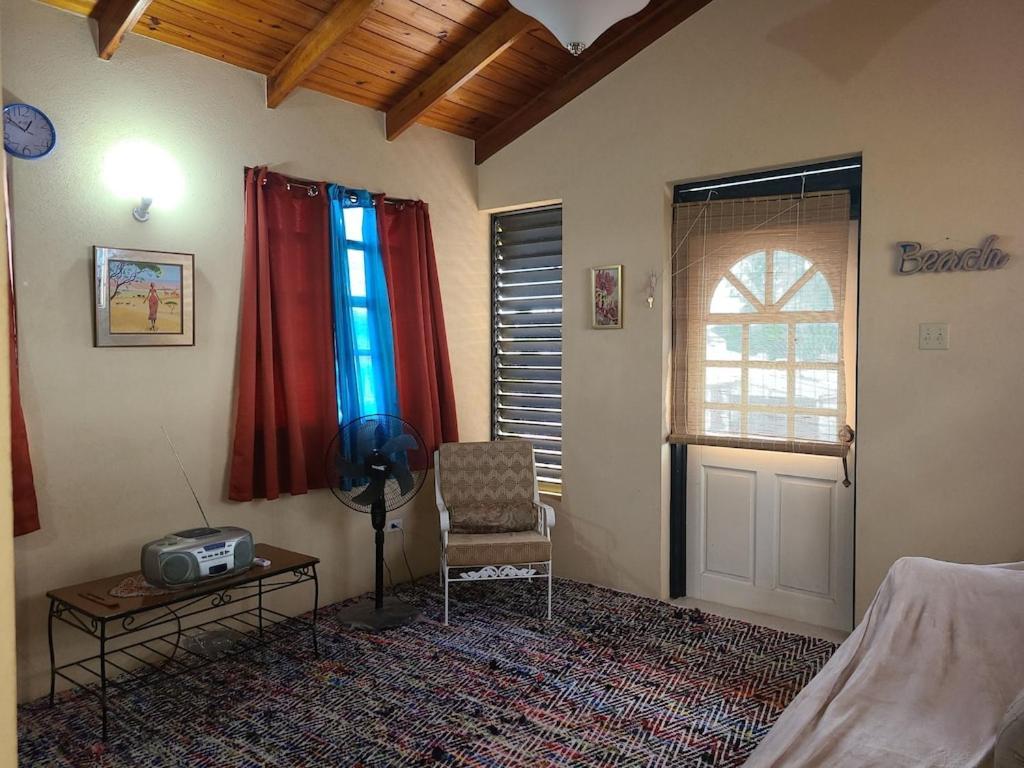 브리지타운 Donamae 2 Story Barbados House 빌라 외부 사진
