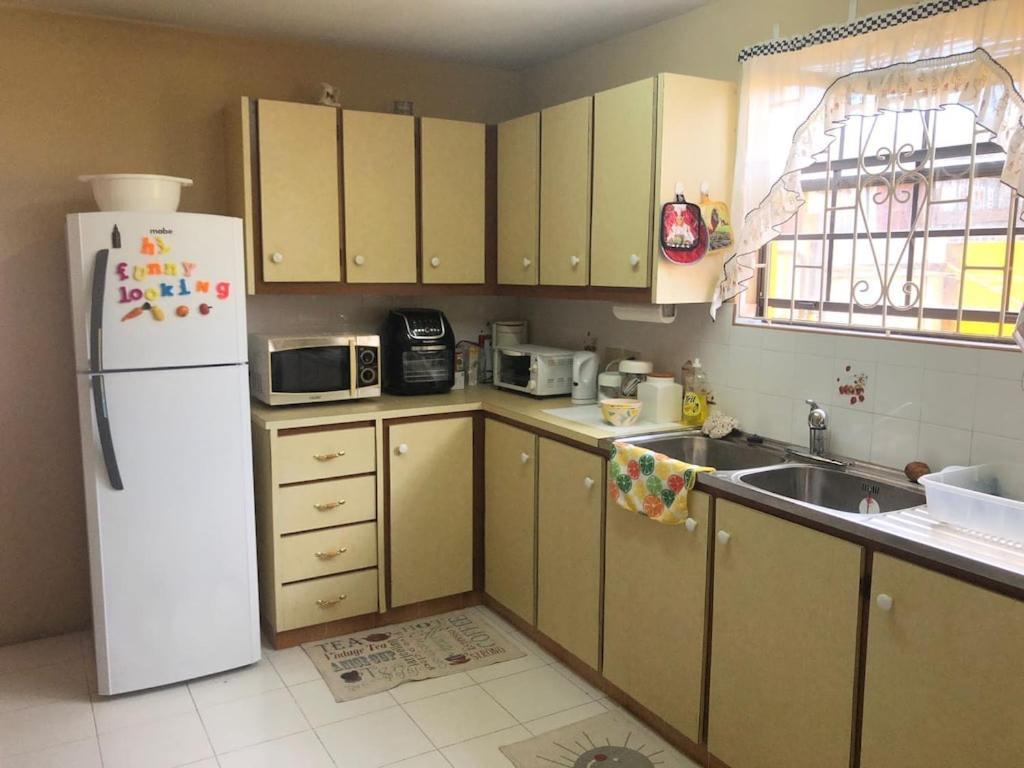 브리지타운 Donamae 2 Story Barbados House 빌라 외부 사진