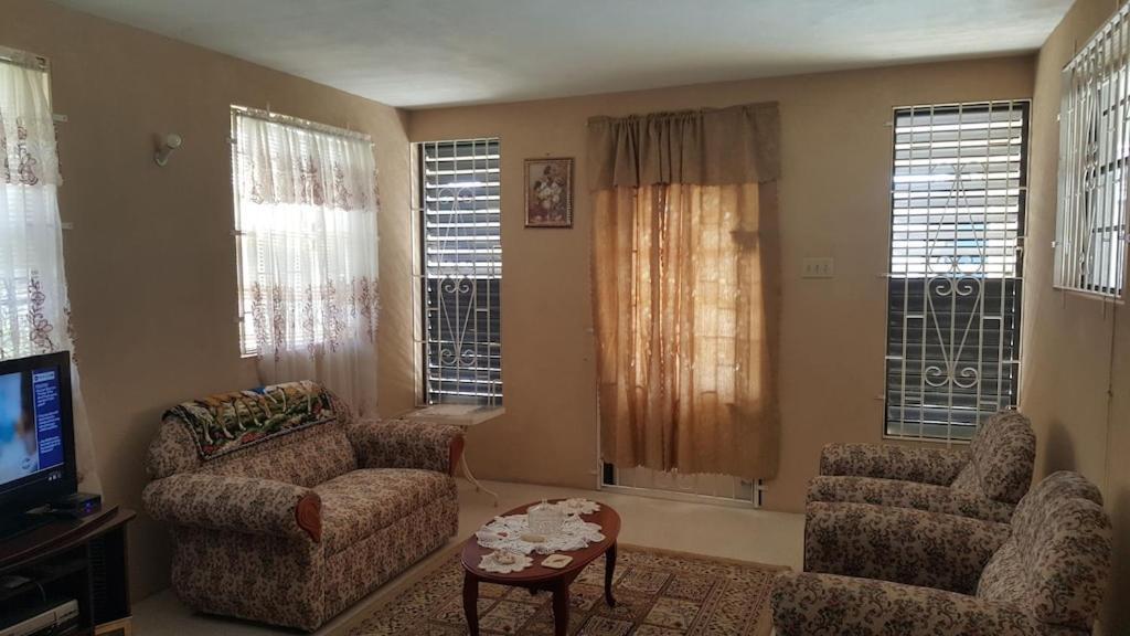 브리지타운 Donamae 2 Story Barbados House 빌라 외부 사진