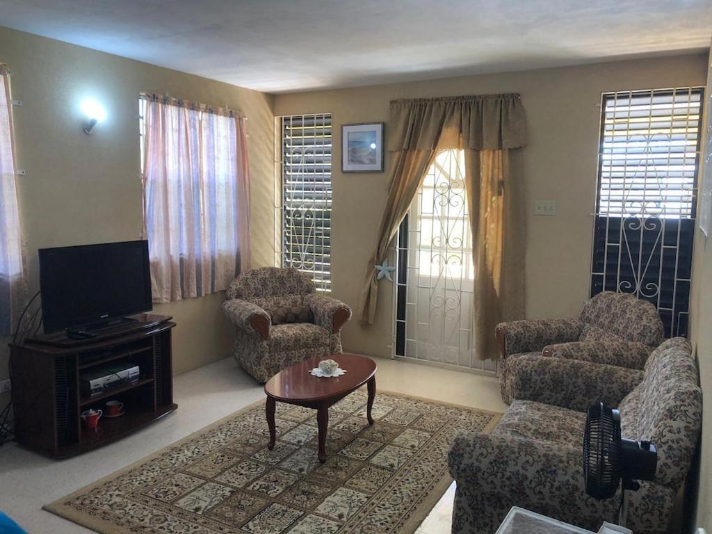 브리지타운 Donamae 2 Story Barbados House 빌라 외부 사진
